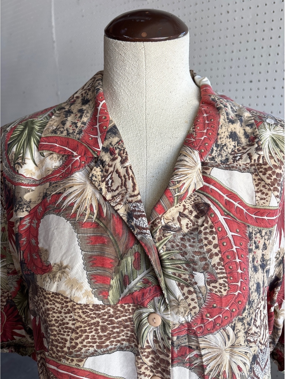 Vintage Short Sleeve Button-Up Shirt with Tropical and Animal Print